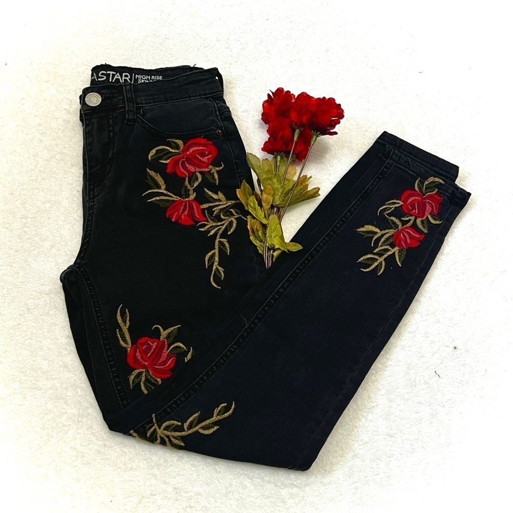 Vanilla Star Embroidered Floral High Rise Skinny Jeans - Size 1 (24")
